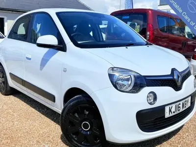 Begagnad Renault Twingo Play 70 HK (51 kW) 2016 Vit Halvkombi