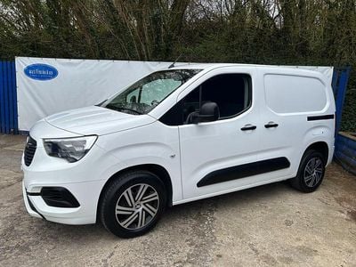 Used Vauxhall Combo Sportive 100 HP (73 kW) 2020 White MPV