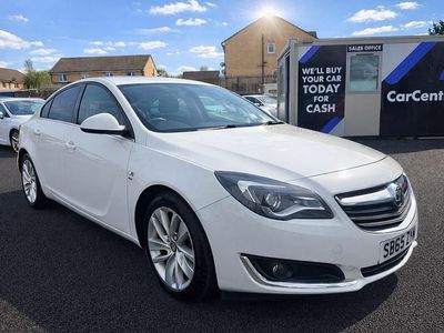 Second-hand Vauxhall Insignia SRi 2015 Alb Hatchback