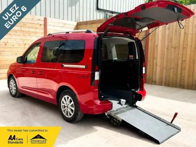 Used Ford Tourneo Connect Titanium 122 HP (89 kW) 2023 Red MPV