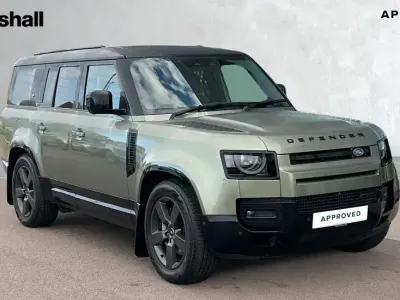 Używany Land Rover Defender HSE Dynamic 300 KM (220 kW) 2023 Zielony SUV