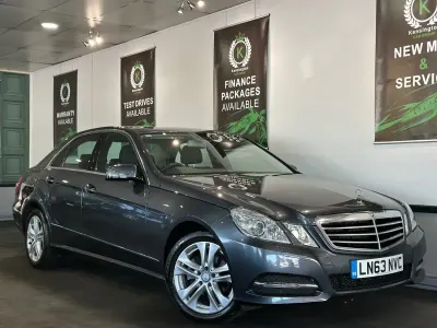 Usado Mercedes E220 Avantgarde 2013 Cinzento Sedan