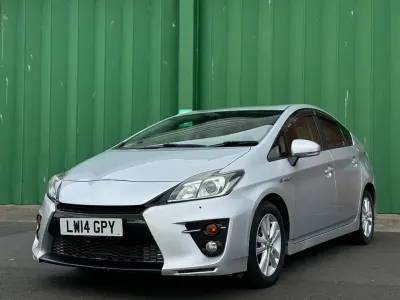 Usado Toyota Prius 2014 Prateado Sedan