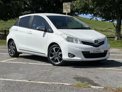 Used Toyota Yaris Trend 101 HP (74 kW) 2013 White Hatchback