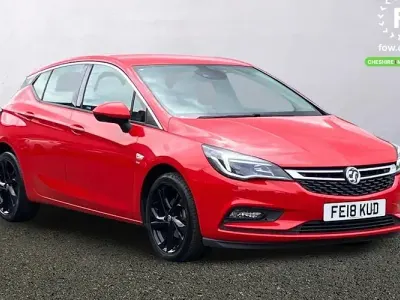 Used Vauxhall Astra SRi 105 HP (77 kW) 2018 Red Hatchback