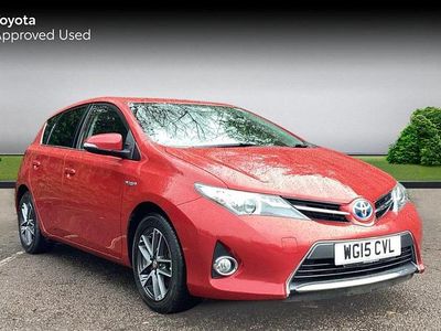 Vermilion red Used 2015 Toyota Auris Hybrid Plus | £10,190 (Fair price)