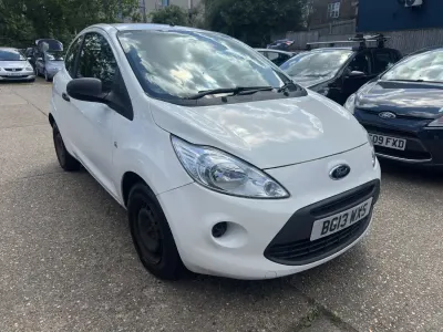 Używany Ford Ka Studio 69 KM (50 kW) 2013 Biały Hatchback