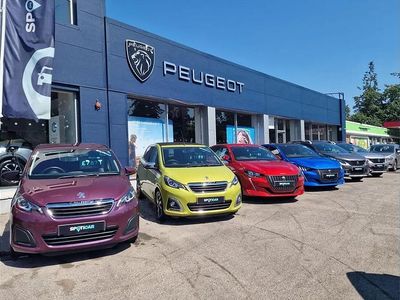 Okenite white Used 2024 Peugeot 5008 GT MPV | £36,901