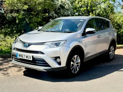 Usado Toyota RAV4 Business Edition 197 HP (144 kW) 2017 Prateado SUV