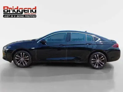 Used Vauxhall Insignia Edition 122 HP (89 kW) 2022 Black Hatchback