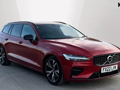 Usado Volvo V60 R-Design 197 CV (144 kW) 2022 Rojo Familiar