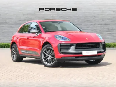 Used Porsche Macan 261 HP (191 kW) 2024 Red SUV