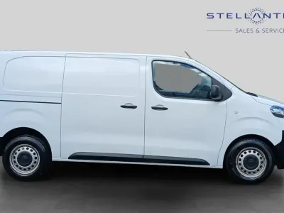 Używany Vauxhall Vivaro S 99 KM (72 kW) 2023 Biały Minivan