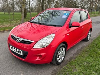 Used Hyundai i20 Comfort 2012 Red Hatchback