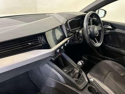 Used Audi A1 S-Line 113 HP (83 kW) 2019 White SUV