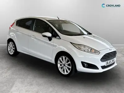 Used Ford Fiesta Titanium 100 HP (73 kW) 2015 White Hatchback