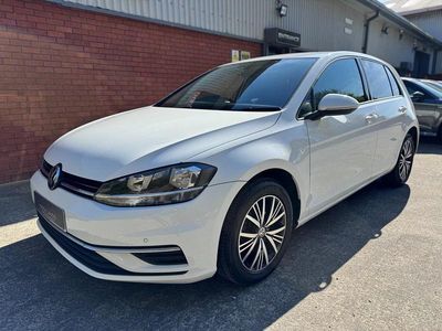 Begagnad VW Golf VII SE 2017 Vit Halvkombi