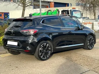 Used Renault Clio Techno 143 HP (105 kW) 2026 Metallic  diamond black  Hatchback