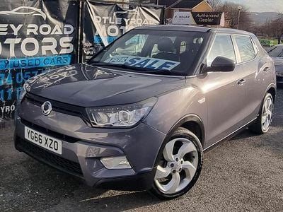 Used Ssangyong (KGM) Tivoli 128 HP (94 kW) 2016 Grey SUV