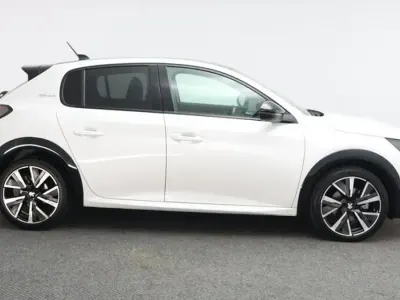 Used Peugeot 208 GT-line 129 HP (94 kW) 2020 White Hatchback