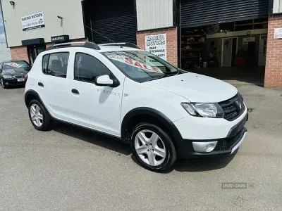 Used Dacia Sandero Ambiance 90 HP (66 kW) 2016 White Hatchback