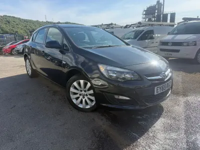 Used Vauxhall Astra Design Edition 2016 Black Hatchback