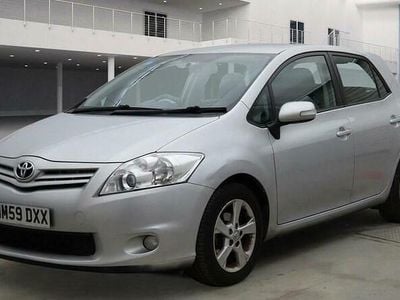 Silver Used 2010 Toyota Auris | £3,910 (Fair price)