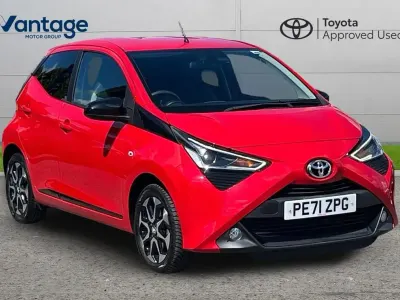 Used Toyota Aygo Trend 72 HP (52 kW) 2021 Red Hatchback