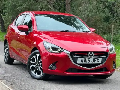 Used Mazda 2 Inclusive 115 HP (84 kW) 2015 Red Hatchback