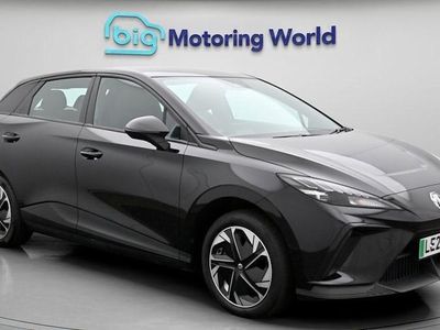 Begagnad MG MG4 EV SE 319 kW (435 HK) 2023 Svart Halvkombi