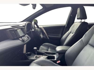 Used Toyota RAV4 Hybrid 197 HP (144 kW) 2018 Silver SUV