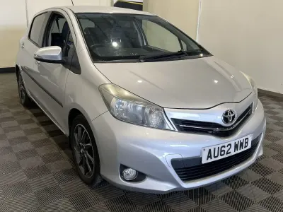 Used Toyota Yaris Trend 99 HP (72 kW) 2012 Silver Hatchback