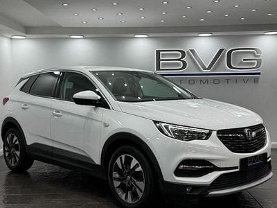 Used Vauxhall Grandland X Sport 120 HP (88 kW) 2018 White SUV