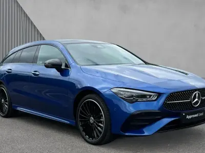 Usado Mercedes E250 AMG Line Premium Plus 218 HP (160 kW) 2025 Azul
