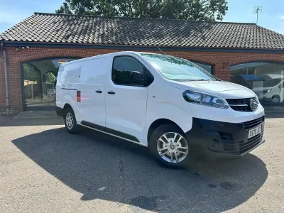 Used Vauxhall Vivaro S 100 HP (73 kW) 2020 White MPV