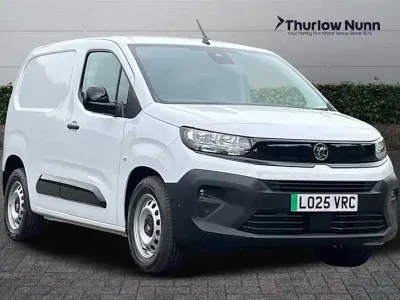 Nouă Vauxhall Combo 100 kW (136 CP) 2025 Alb Van