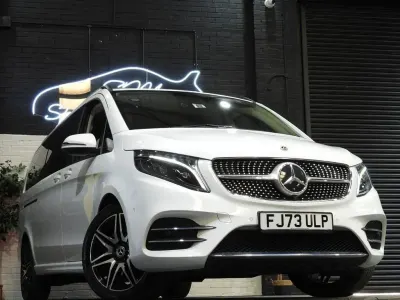 Używany Mercedes V300 AMG line 237 KM (174 kW) 2023 Biały Minivan