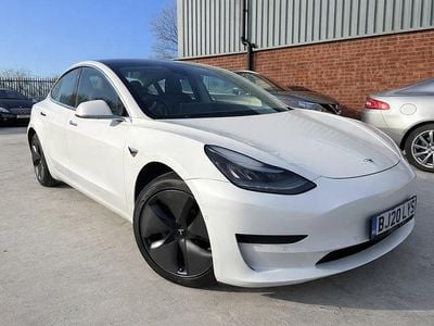 Used Tesla Model 3 Standard Range 239 kW (325 HP) 2020 White Sedan