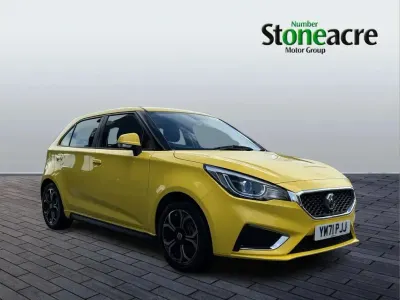 Begagnad MG MG3 Exclusive 106 HK (77 kW) 2022 Gul Halvkombi