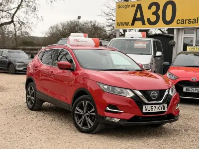Used Nissan Qashqai N-Connecta 115 HP (84 kW) 2017 Red SUV