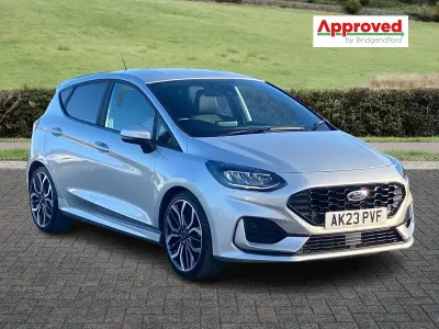 Używany Ford Fiesta ST-Line X 125 KM (91 kW) 2023 Srebrny Hatchback