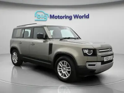 Used Land Rover Defender S 250 HP (183 kW) 2021 Green SUV