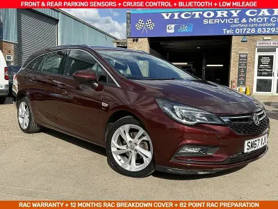 Used Vauxhall Astra SRi 150 HP (110 kW) 2018 Red Estate