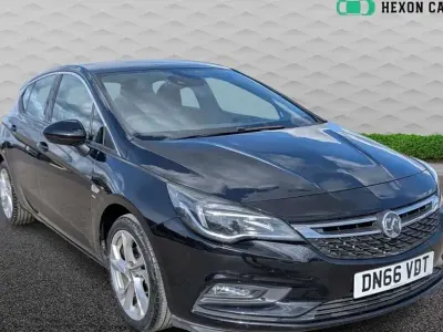 Used Vauxhall Astra SRi 105 HP (77 kW) 2016 Black Hatchback