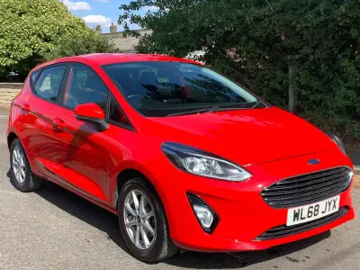Used Ford Fiesta Zetec 100 HP (73 kW) 2019 Red Hatchback
