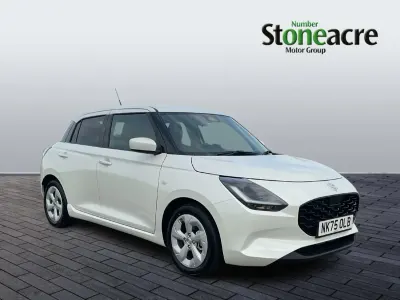 Second-hand Suzuki Swift 82 CP (60 kW) 2025 Alb Hatchback