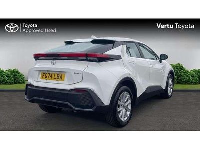Used Toyota C-HR 140 HP (102 kW) 2024 White SUV