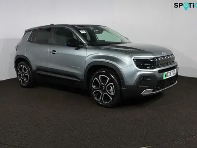 Begagnad Jeep Avenger Summit 114 kW (156 HK) 2024 Grå SUV