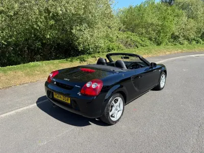 Used Toyota MR2 140 HP (102 kW) 2004 Black Cabriolet