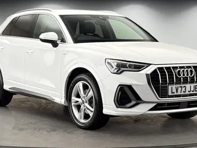 Używany Audi Q3 S-Line 150 KM (110 kW) 2023 Biały SUV